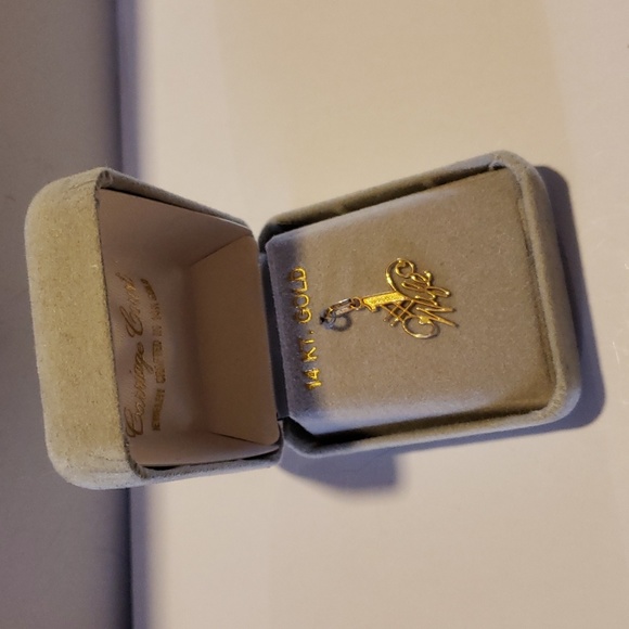 14k Gold #1 Wife Charm Pendant - Picture 1 of 5
